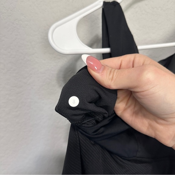 Lululemon Black Scoop Neck Athletic Tank Top Womens 8 Wide Strap Drawstring Hem - Picture 5 of 5